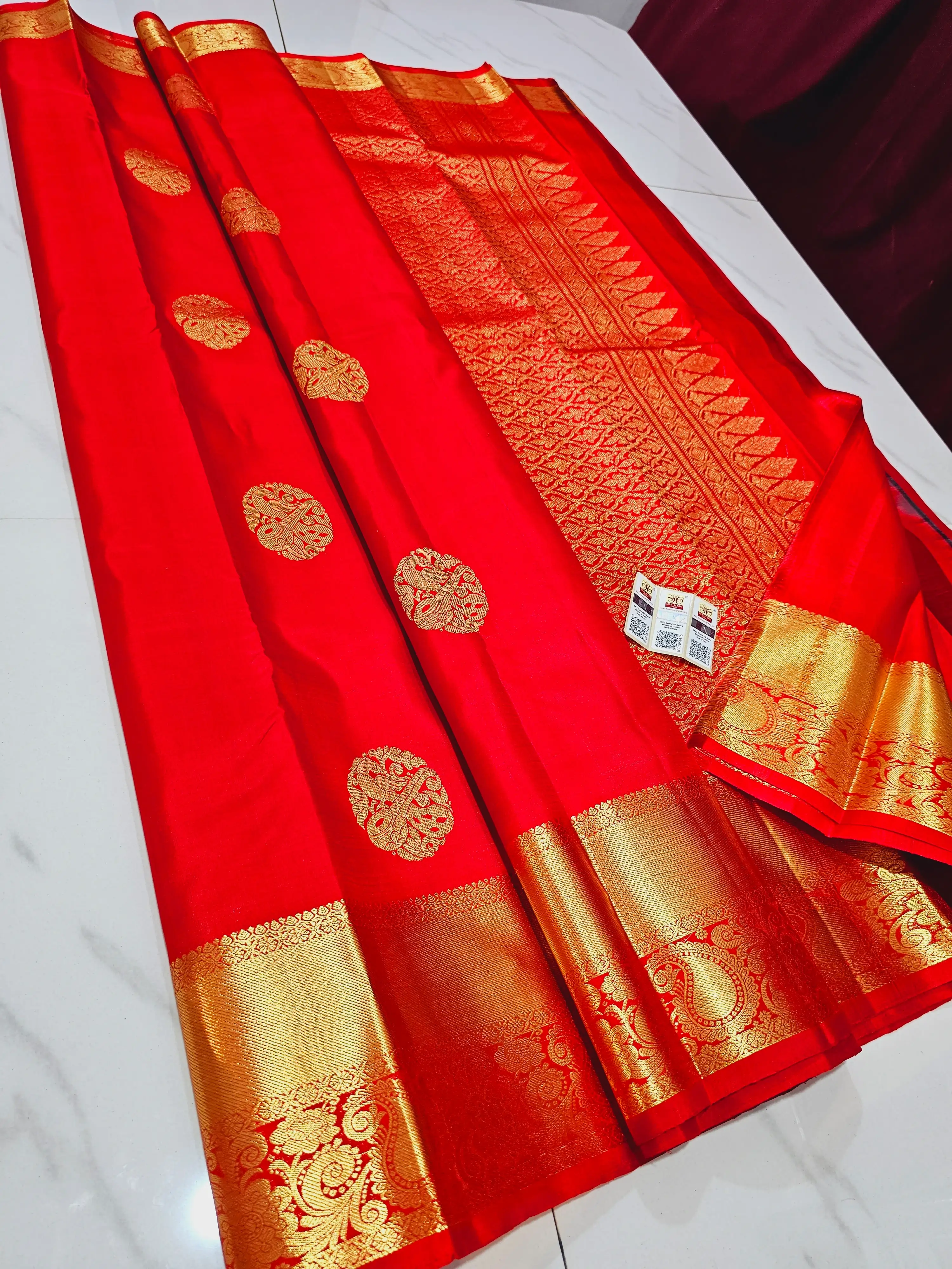 Kanchipuram_Handloom_Gold_Zari_Border_Silk_Saree